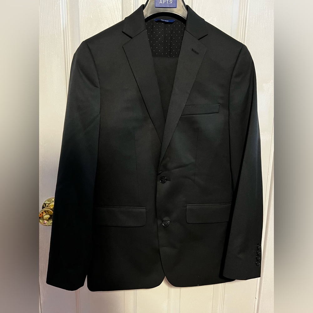 Apt 9 light pinstripe black suit size 36R 
Pants sold separately(bundle & save)